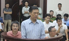 Các bị cáo tại tòa phúc thẩm.