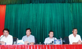 Cuộc họp báo ngày 12/9 không có sự góp mặt của HLV Hữu Thắng đã trở thành cái cớ cho cuộc đấu đá nội bộ VFF. Ảnh: VSI.