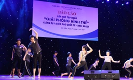 Cú “lột xác” đầy ngoạn mục của các diễn viên Nhà hát Trưng Vương sau 10 ngày học hỏi với chuyên gia quốc tế Hani Abaza. Ảnh: Giang Thanh.