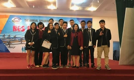 Nhóm học sinh đạt giải cuộc thi.