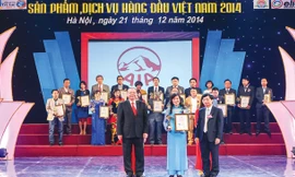 AIA Việt Nam nhận danh hiệu Sản phẩm - Dịch vụ hàng đầu Việt Nam 2014.