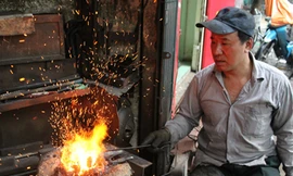 Thời bao cấp qua ký ức người thợ rèn phố cổ Hà Nội