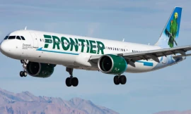 Khách nam liên tục bật lửa, máy bay phải hạ cánh khẩn cấp 