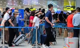 Dự kiến dịp 30/4 khách bay đến/đi từ TPHCM cao kỷ lục 