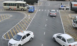 Từ ngày mai, học và thi bằng lái xe ở đâu? 
