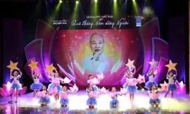 Chương trình nghệ thuật đặc biệt 'Quà tháng 5 dâng Người': Rộng dài một tình yêu với Bác