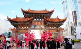 Người Việt đổ xô du lịch Trung Quốc dịp 30/4 
