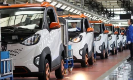 Năm nay xe điện bùng nổ, thị trường sửa chữa 'ăn nên làm ra'?