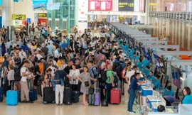 Gần 220.000 người đổ về sân bay Nội Bài, Tân Sơn Nhất ngày cuối nghỉ lễ