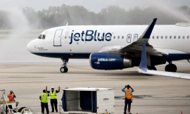 Phát hiện 2 thi thể ở hốc bánh đáp máy bay JetBlue