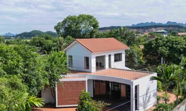 Mê mẩn mẫu nhà 2 tầng kết hợp giữa truyền thống và hiện đại