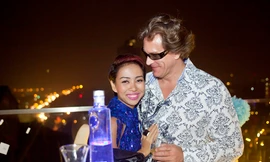 Thảo Trang ôm xiết trai Tây trong cái rét Hà Nội