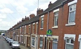Một số tòa nhà ở thành phố Stoke, thuộc Staffordshire được bán với giá 1.5 USD