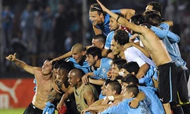 World Cup 2014: Chiếc vé cuối cùng điền tên Uruguay