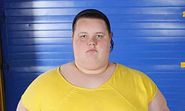 Thiếu nữ 17 tuổi nặng... 256 kg