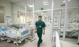 Bên trong bệnh viện đón 120 người nhiễm COVID -19 về từ Guinea Xích Đạo