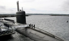 Tàu ngầm tên lửa hạt nhân Le Vigilant tại căn cứ Ile Longue, Brittany