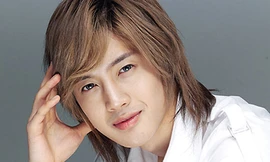 Kim Hyun Joong chơi đĩa bay của Việt Nam