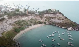 Di tích lầu Bảo Đại bị phá nát để làm biệt thự nghỉ dưỡng