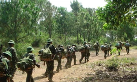 Lính sinh viên trong một lần hành quân