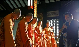 Trần Mạnh Tuấn: Thoát chết nhờ Saxophone