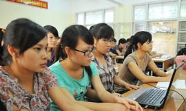 Đồng tình mở rộng tự chủ cho các trường ĐH, song các ĐBQH cũng yêu cầu cần tăng cường kiểm định chất lượng đào tạo. Ảnh: Hồng Vĩnh