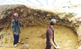 Người dân đào đãi vàng trái phép, nhưng vẫn nghèo