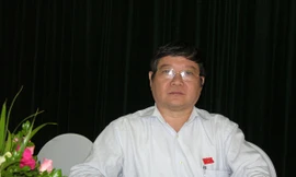 Nhiều cán bộ hưởng thụ quá giới hạn tiền lương