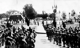 Đông đảo nhân dân tập trung tại Quảng trường Ba Đình nghe Chủ tịch Hồ Chí Minh đọc Tuyên ngôn Độc Lập ngày 2/9/1945. (Ảnh: TTXVN)