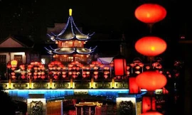 Nam Kinh ngập sắc đỏ trước lễ hội đèn lồng