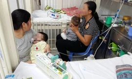 Nhiều trẻ bị mắc sởi rất nặng nhập viện