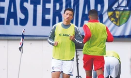 Văn Hậu chưa được hít thở bầu không khí giải VÐQG Hà Lan dù có tên trong danh sách dự bị