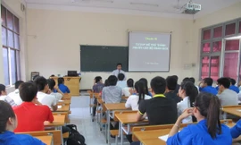 Theo các nhà tuyển dụng, rất nhiều kỹ sư khi ra trường phải đào tạo lại. Ảnh: Ngọc Châu 