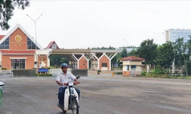 Cửa khẩu quốc tế Xa Mát vắng vẻ. Ảnh: Văn Minh 