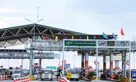 Bộ GTVT cam kết trong năm nay sẽ thực hiện xong thu phí tự động không dừng trên cả nước. Ảnh: PT