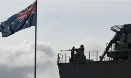 Tàu HMAS Canberra. Ảnh: AP