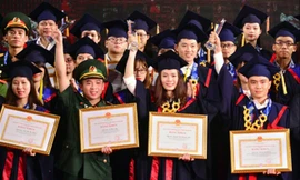  Các thủ khoa xuất sắc trong lễ tuyên dương năm 2016 