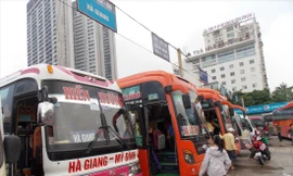 Vận tải giảm 50 đến 70% sản lượng vận chuyển và doanh thu. Ảnh: T.Ðảng