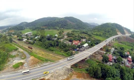 Lần đầu tiên Bộ GTVT tổ chức 1 hội nghị chào mời nhà đầu tư tham gia các dự án BOT giao thông. Ảnh: Phạm Thanh 