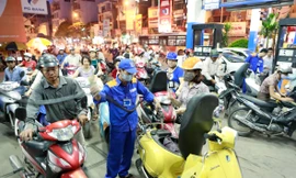 Quỹ bình ổn giá xăng dầu đôi lúc chỉ khiến người tiêu dùng thiệt hại. Ảnh: Hồng Vĩnh