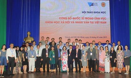 Các đại biểu tham dự Hội thảo khoa học “Công bố quốc tế trong lĩnh vực Khoa học xã hội và nhân văn tại Việt Nam”. Ảnh: NGÔ TÙNG ​