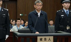 Cựu tổng giám đốc Tôn Ba tại tòa. Ảnh: SCMP