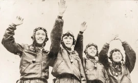 Biên đội lịch sử Lan - Túc - Quỳ - Phương (từ trái sang phải). Ảnh: TL