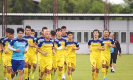 Ðội tuyển Việt Nam trong buổi tập. Ảnh: H.V