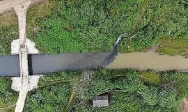 Ðằng sau việc đổ thải, đầu độc nguồn nước là gì?