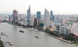 Trung tâm TPHCM nhìn từ quận 2. Ảnh: Văn Minh