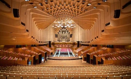 Nhà hát 1.500 tỷ và chuyện xây tượng đài quá hời