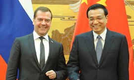 Nga hướng Đông với dầu lửa, hạt nhân, vũ khí