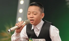 Cậu bé hát nhạc phim Titanic khiến giám khảo phát khóc