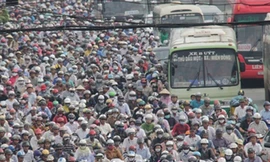 Kẹt cứng trên cầu Bình Triệu ngày đầu thu phí